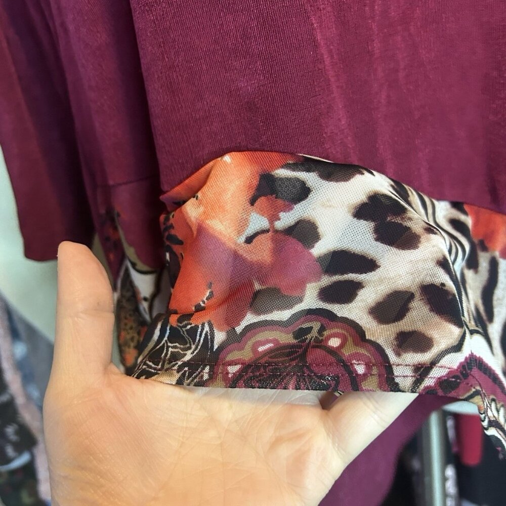 Chico's Travelers Red Stretch 3/4 Long Tunic Animal Print Paisley Sz 2 (L) - Picture 3 of 8